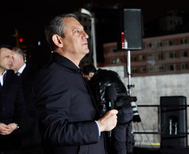 Cumhurbaşkanı Erdoğan Özgür Özel'e 500 bin liralık manevi tazminat davası açtı