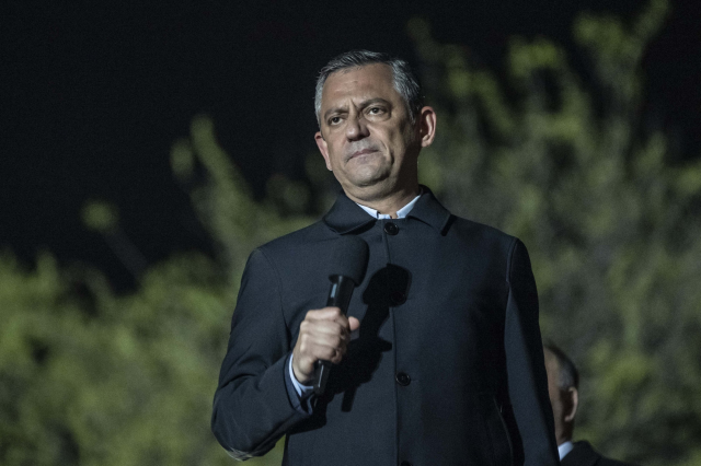 Cumhurbaşkanı Erdoğan Özgür Özel'e 500 bin liralık manevi tazminat davası açtı