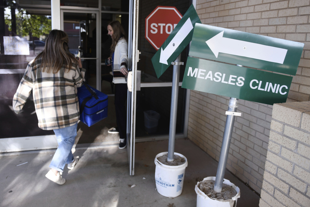 US measles cases surpass 700 with outbreaks in six states. Here's what to know