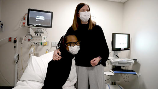 Pig kidney transplant recipient Towana Looney had suffered an infection linked to her prior time on dialysis. Dialysis is a treatment for people whose kidneys are failing. The two main causes of kidney failure are diabetes and high blood pressure (AP)