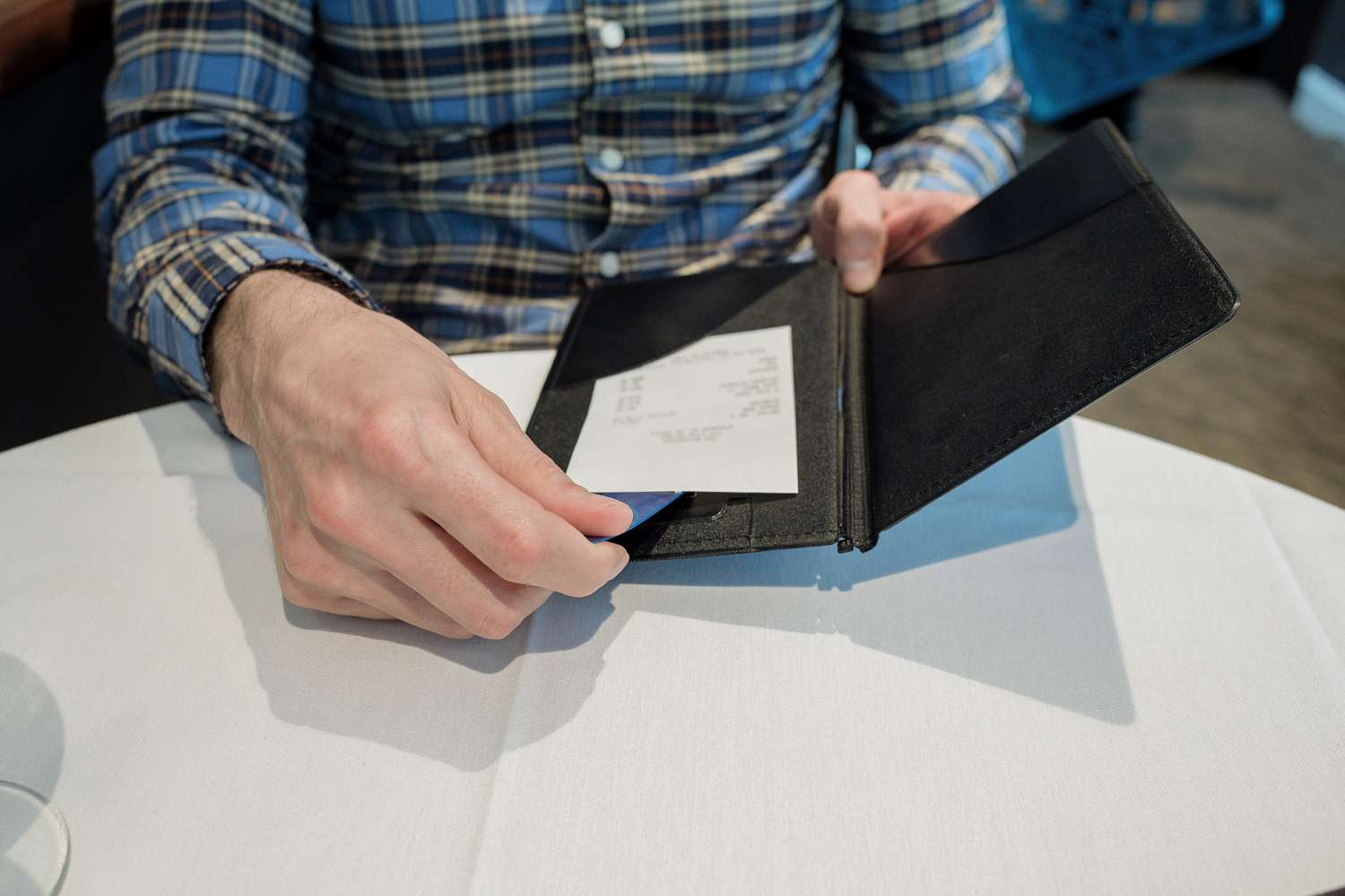 Woman Says Her Date Showed a Major ‘Red Flag’ When the Bill Came ‘It