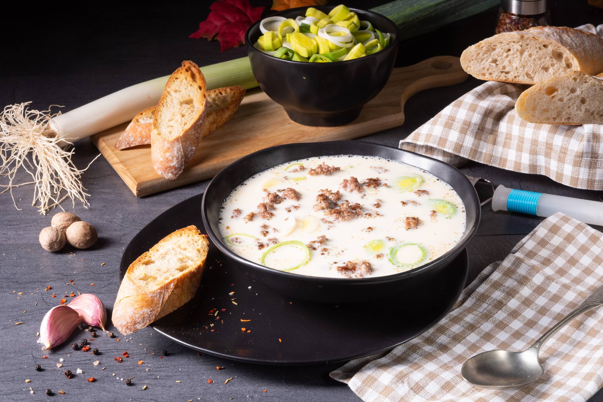 Herbst-Rezepte: Lauchsuppe mit Käse und Hackfleisch - so geht&amp;#39;s