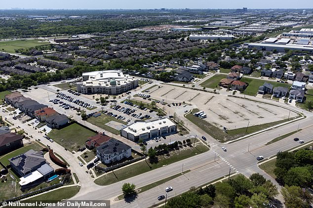 Texas Mosque's Vision: Planned Islamic City Boasts Expanding Community Texas Mosque's Vision: Planned Islamic City Boasts Expanding Community
