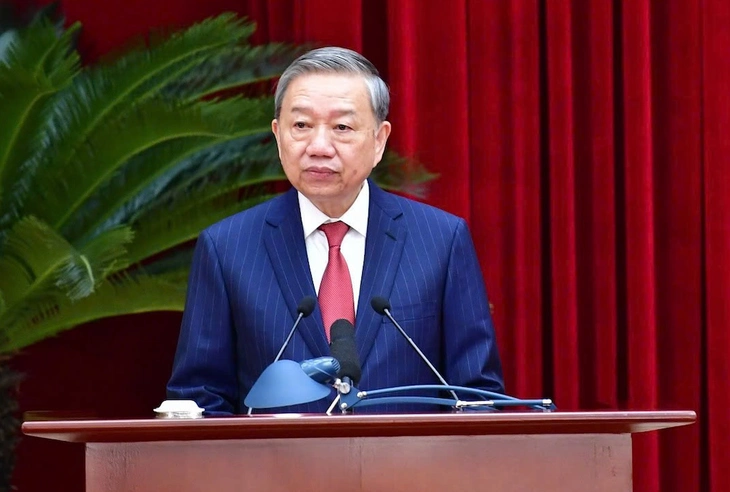 Bộ Chính trị: Sửa Luật Đất đai trong 2026, thí điểm thuê, bổ nhiệm giám đốc doanh nghiệp nhà nước