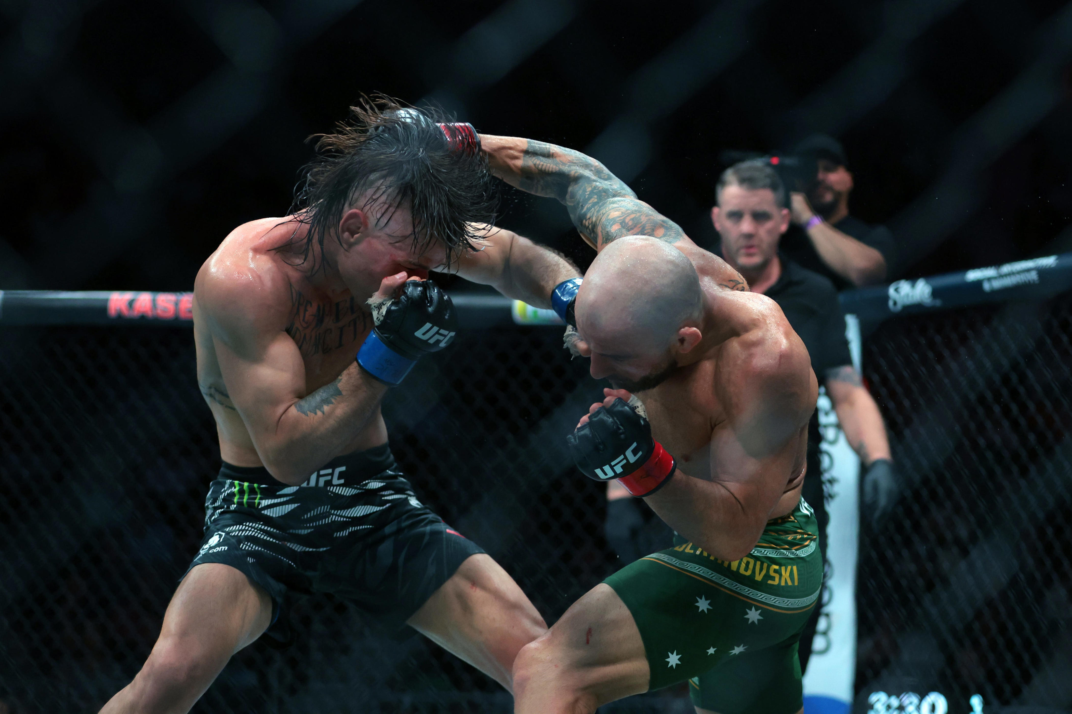 Ufc 314 Bonuses Volkanovski Vs Lopes Ends Fight Of The Night Drought