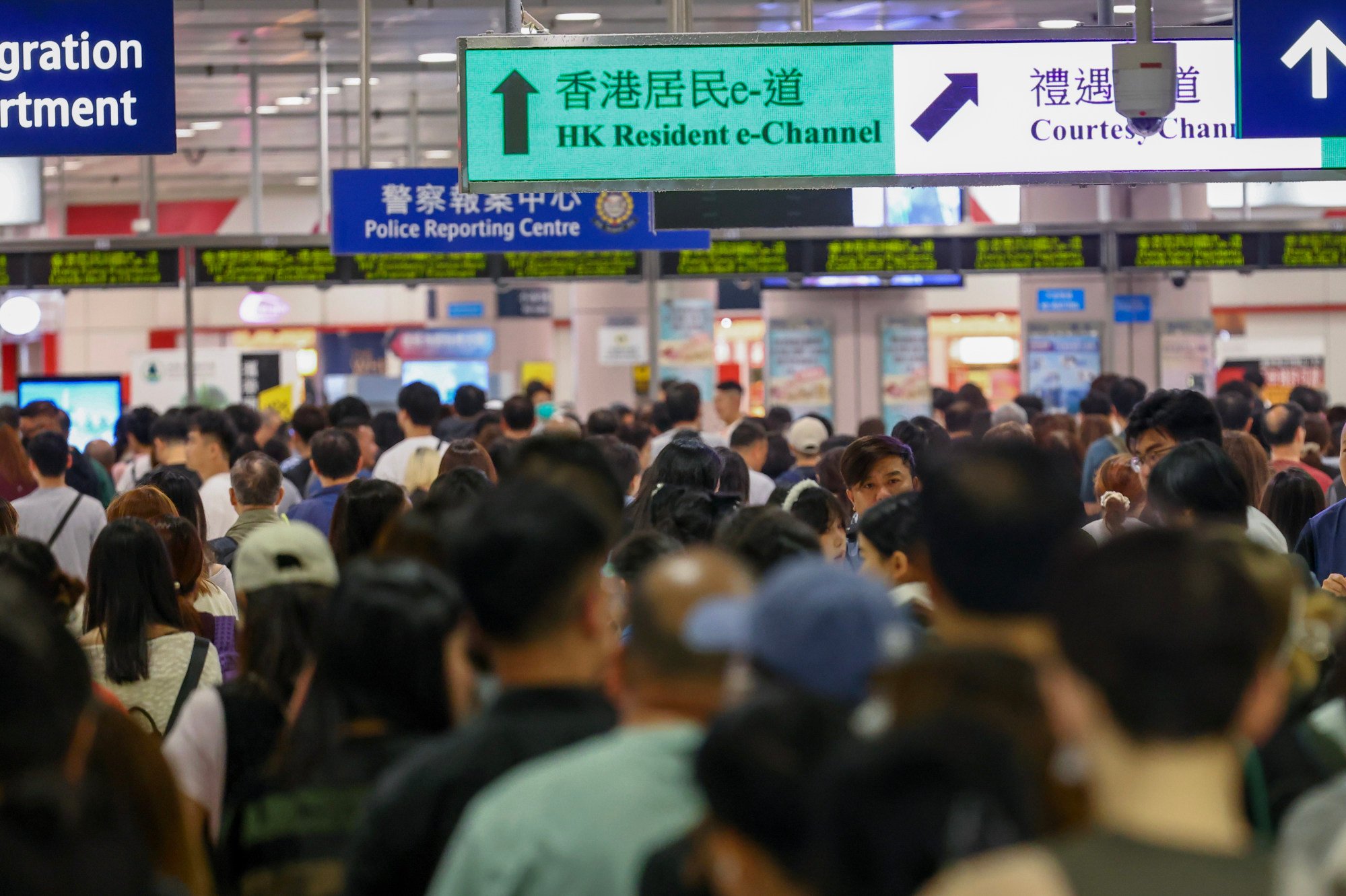 Yuan Devaluation Benefits Hong Kong Shoppers, But Spells Trouble for Retailers, Analysts Say Yuan Devaluation Benefits Hong Kong Shoppers, But Spells Trouble for Retailers, Analysts Say