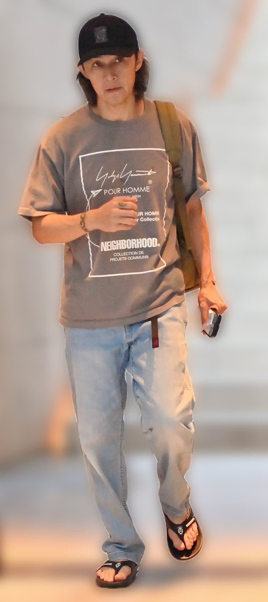 Tシャツにビーサンなのにこの色気とオーラ…『B'z』稲葉浩志「大物