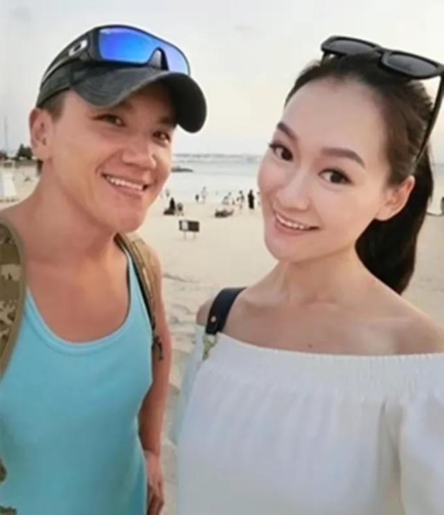 秦汉模特儿媳罕露面，美貌出众1米78身材好，未登记结婚女儿已7岁