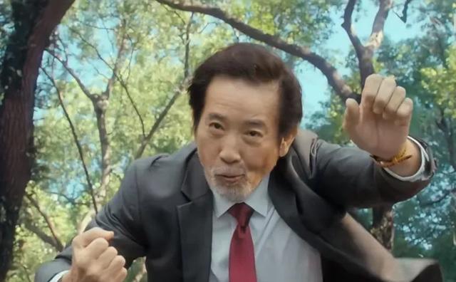 秦汉模特儿媳罕露面，美貌出众1米78身材好，未登记结婚女儿已7岁