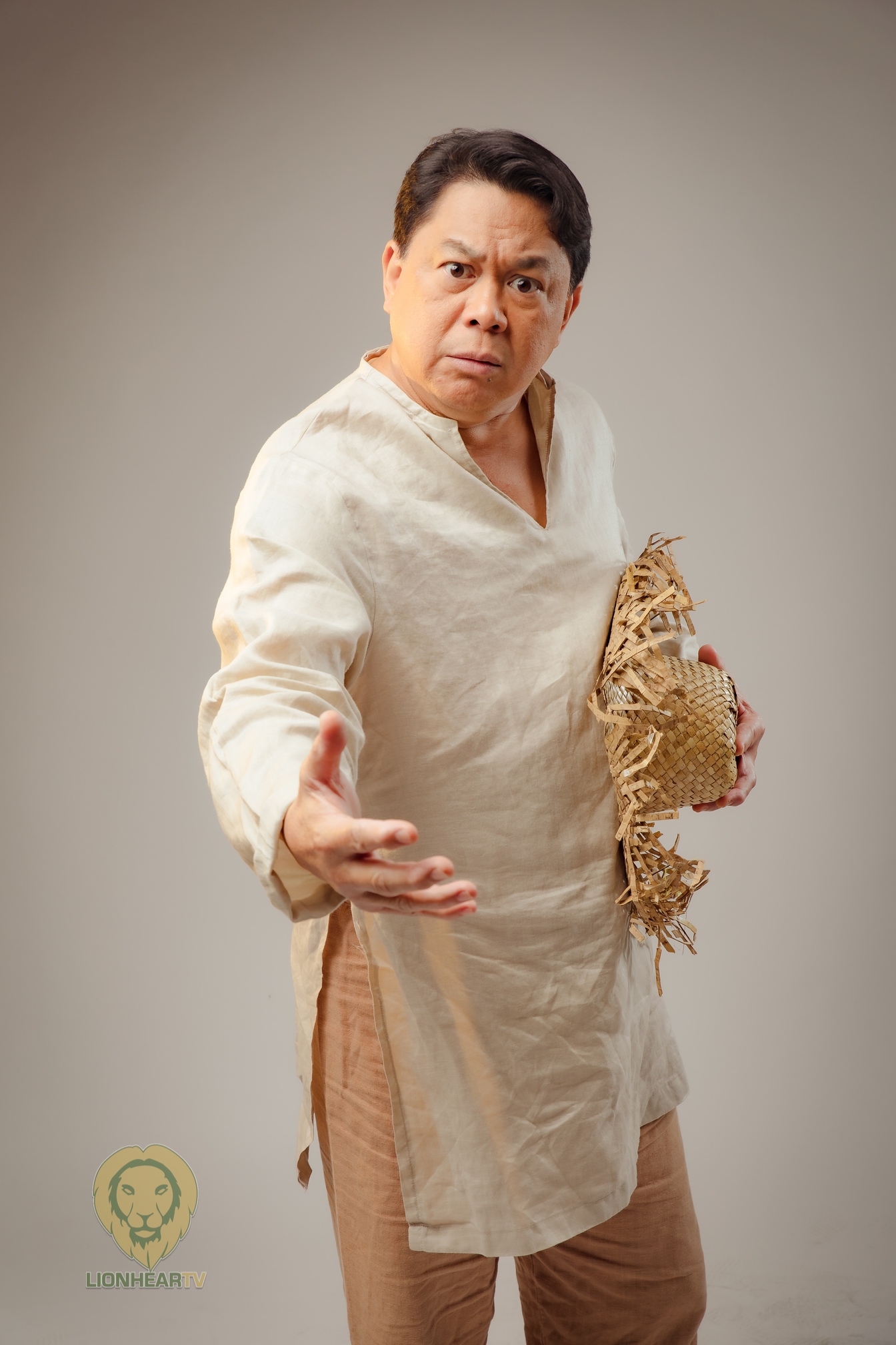 Dennis Padilla urged to be grateful for wedding invite