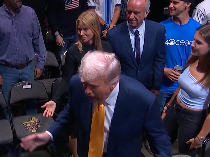 President Trump Blows Off RFK Jr.'s Wife Cheryl Hines at UFC Event, on(01)