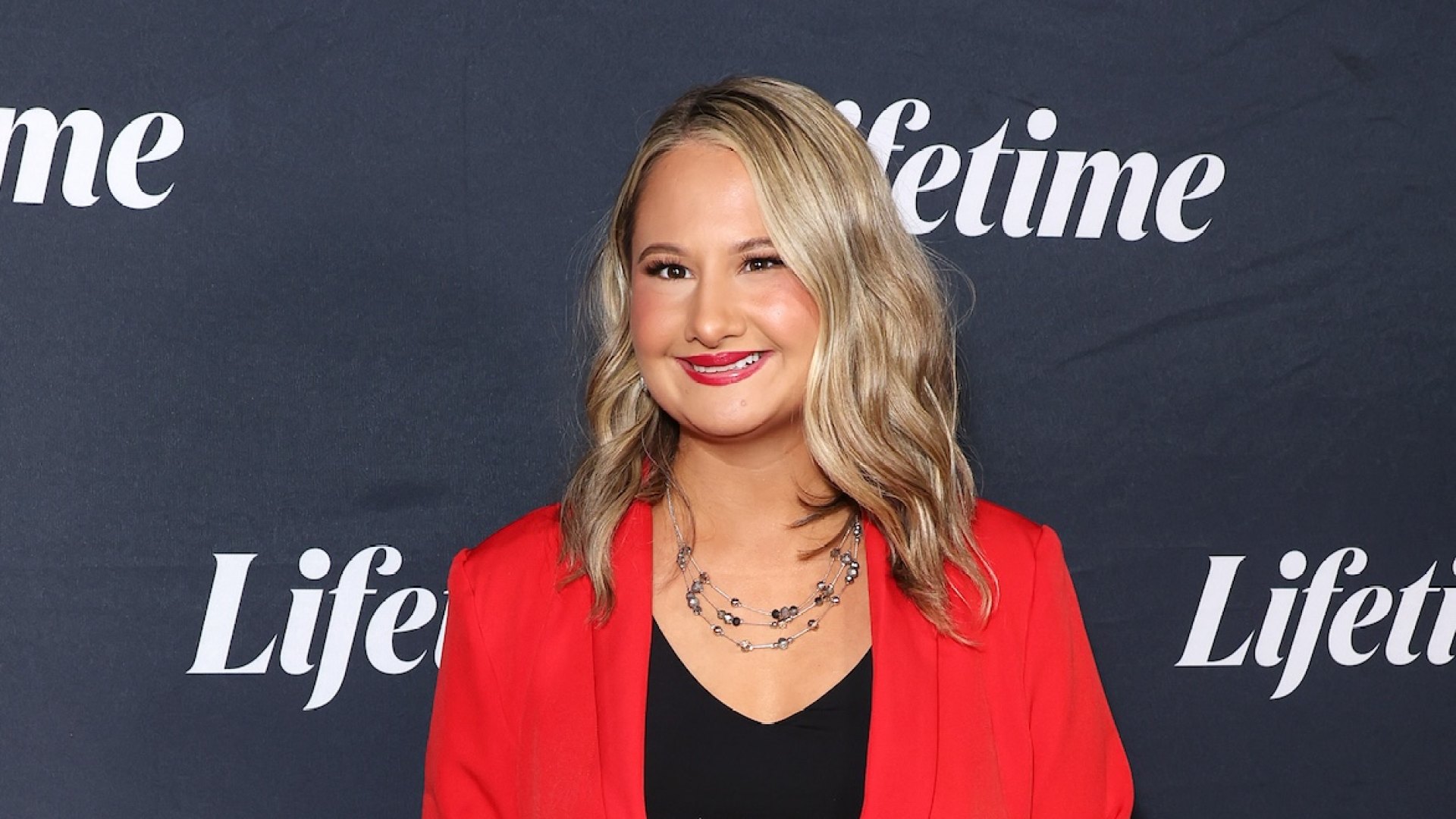 Gypsy Rose Blanchard Shows Off 25Lb Weight Loss in BeforeandAfter Snap(01)