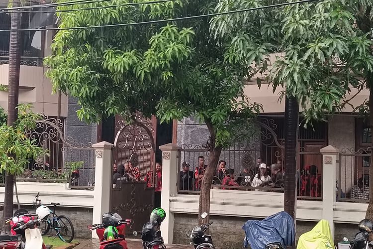 Rumah La Nyalla Diserbu 2 Jam Oleh Pemuda Pancasila Surabaya, KPK Tetap Tidak Menemukan Bukti dalam Kasus Dana Hibah Pokmas Jatim