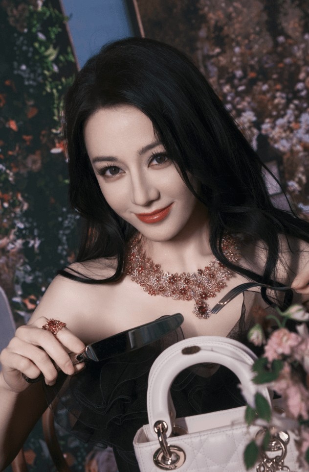 热巴太美竟被换脸？