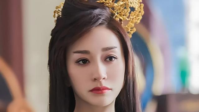 李小冉：从舞者到荧屏女神，用坚韧才华书写跌宕演艺路