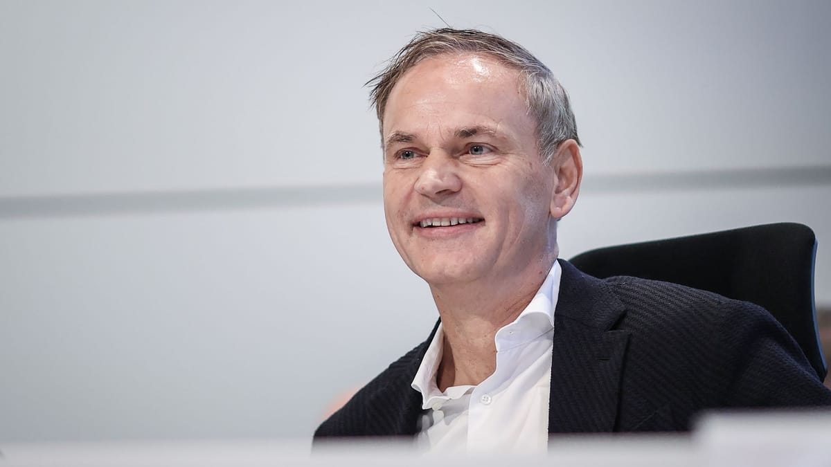 VW-Chef Oliver Blume (Archivbild): Auch er verdiente 2024 einen zweistelligen Millionenbetrag. (Quelle: Ronny Hartmann/AFP POOL/dpa/dpa-bilder)