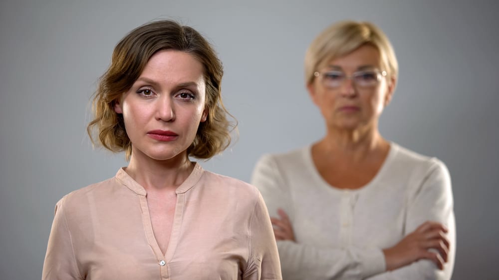 Narzisstische Mutter Symptome: Wie erkennt man eine?