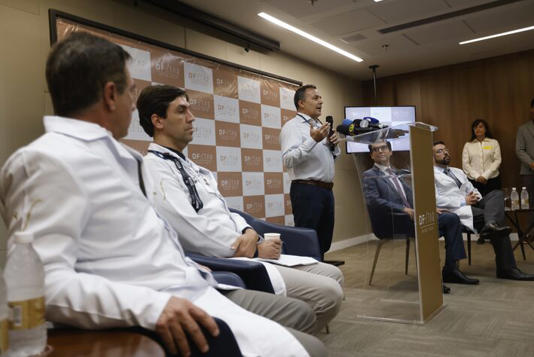 Médicos do DF Star concederam entrevista nesta segunda-feira, 14, sobre a cirurgia do ex-presidente Jair Bolsonaro Foto: Wilton Junior/Estadão