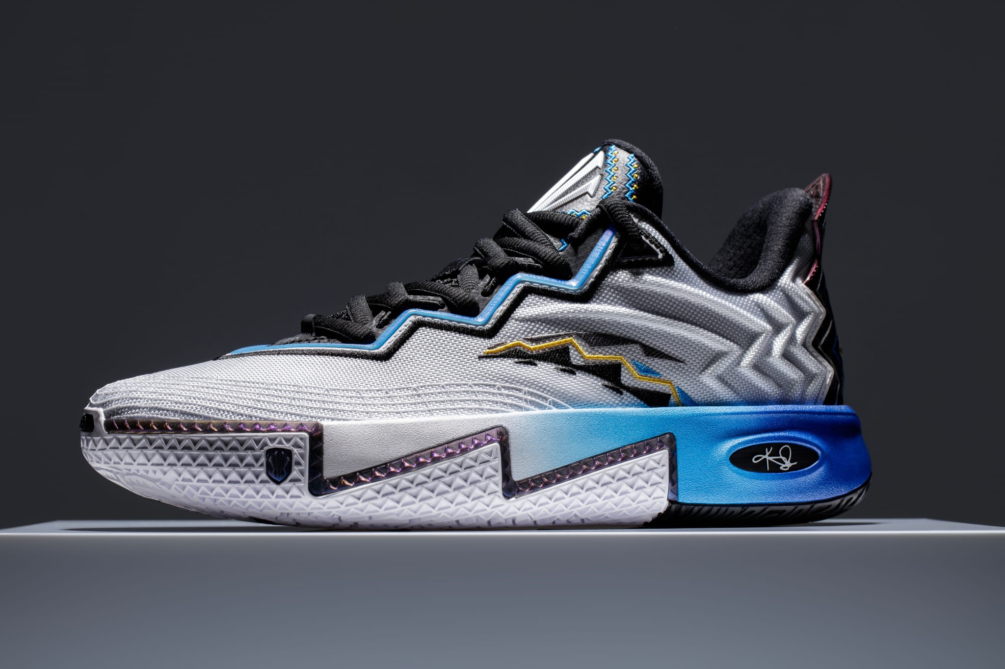 Taq. Ma.2 ANTA Kyrie Irving 2 ダラス AA1CUDRH.img?w=2048&h=1365&m=4