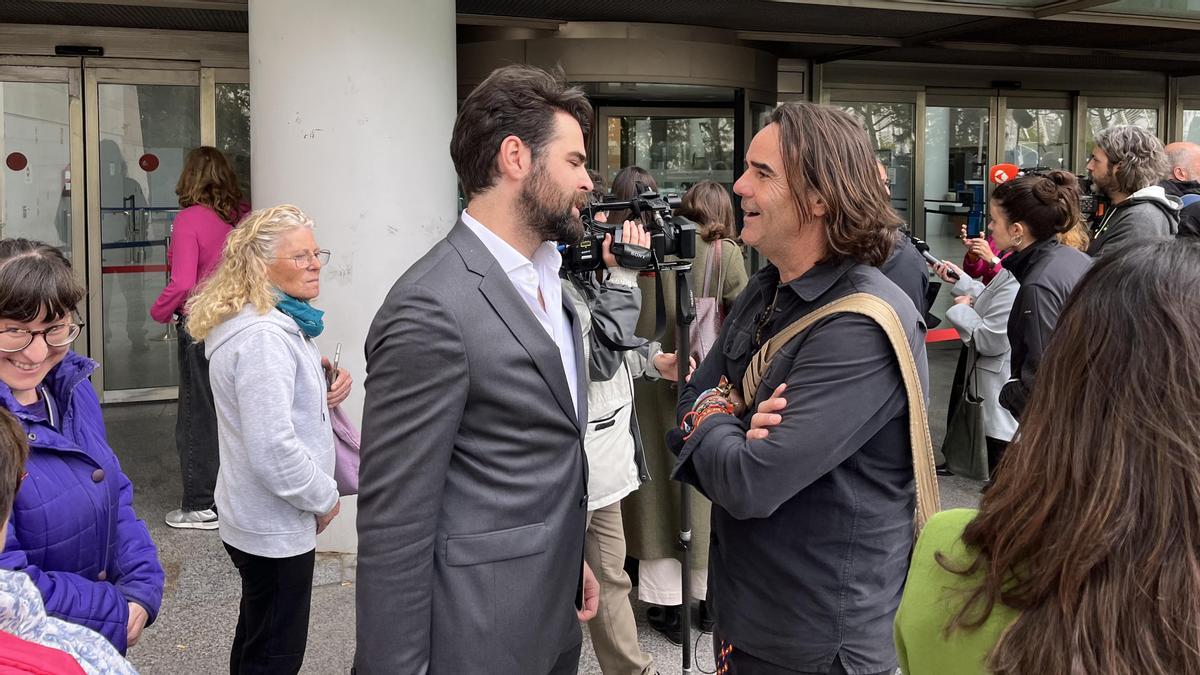 PP y Vox permiten que el youtuber conspiranoico Rubén Gisbert ...