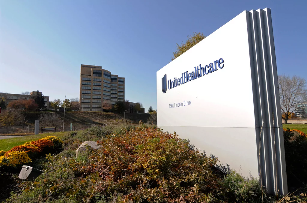 Man arrested near UnitedHealthcare headquarters months after CEO(00)
