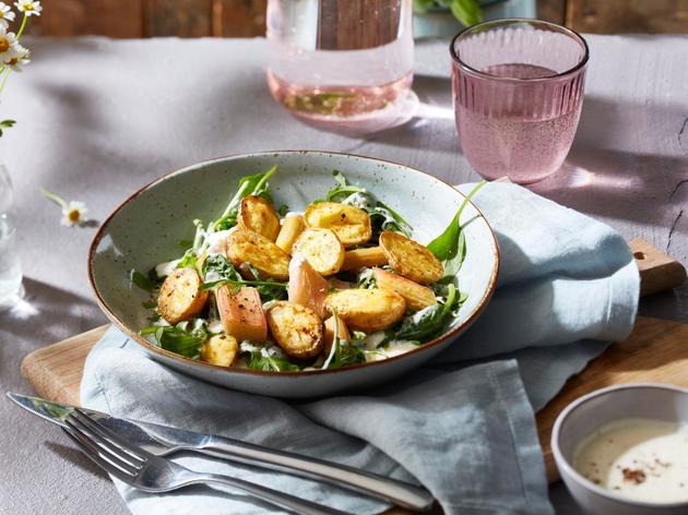 Aus dem Ofen: Kartoffel-Rhabarber-Salat mit Orangen-Dressing