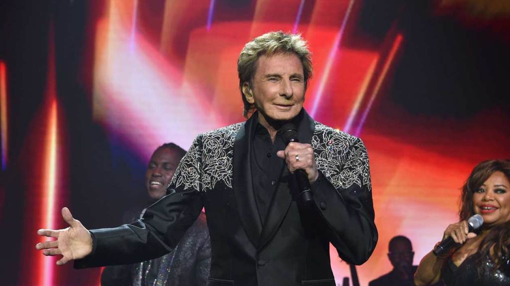 Barry Manilow Announces Final North American Concert Tour(01)