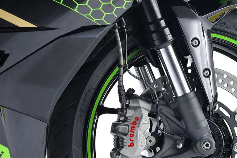 Ninja ZX-25Rの見た目も性能も爆上げ！プロトのデモ車を紹介！