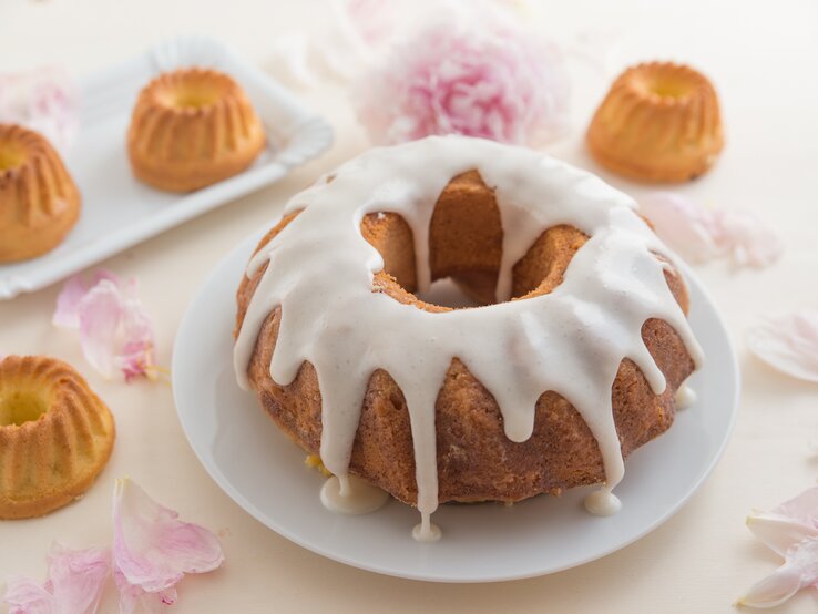 Eierlikörkuchen mit Glasur: Saftig &amp; schnell gemacht