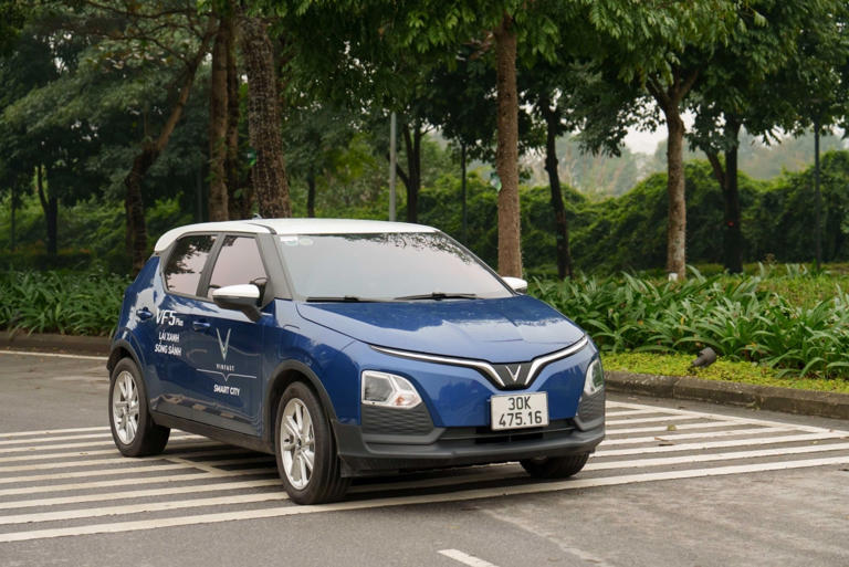 VinFast VF 5 tại khu vực lái thử ở Triển lãm Xe điện hóa Việt Nam. Ảnh: Hội An