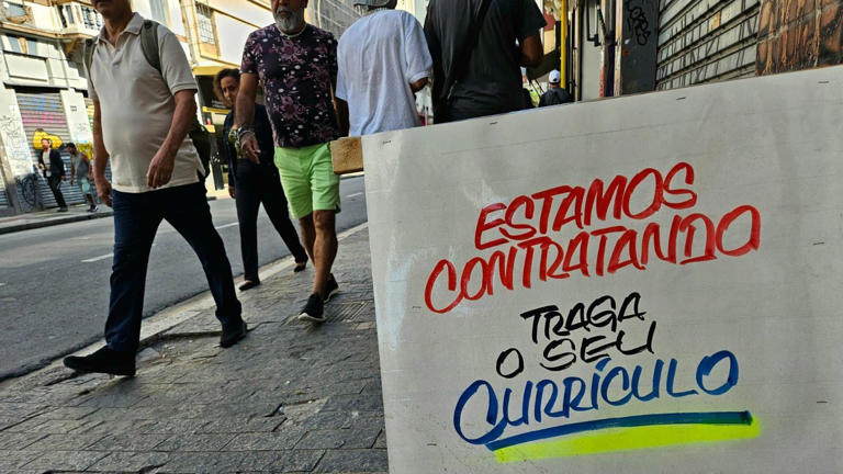 Empresários se queixam de dificuldade para contratar em meio ao mercado de trabalho aquecido no Brasil
