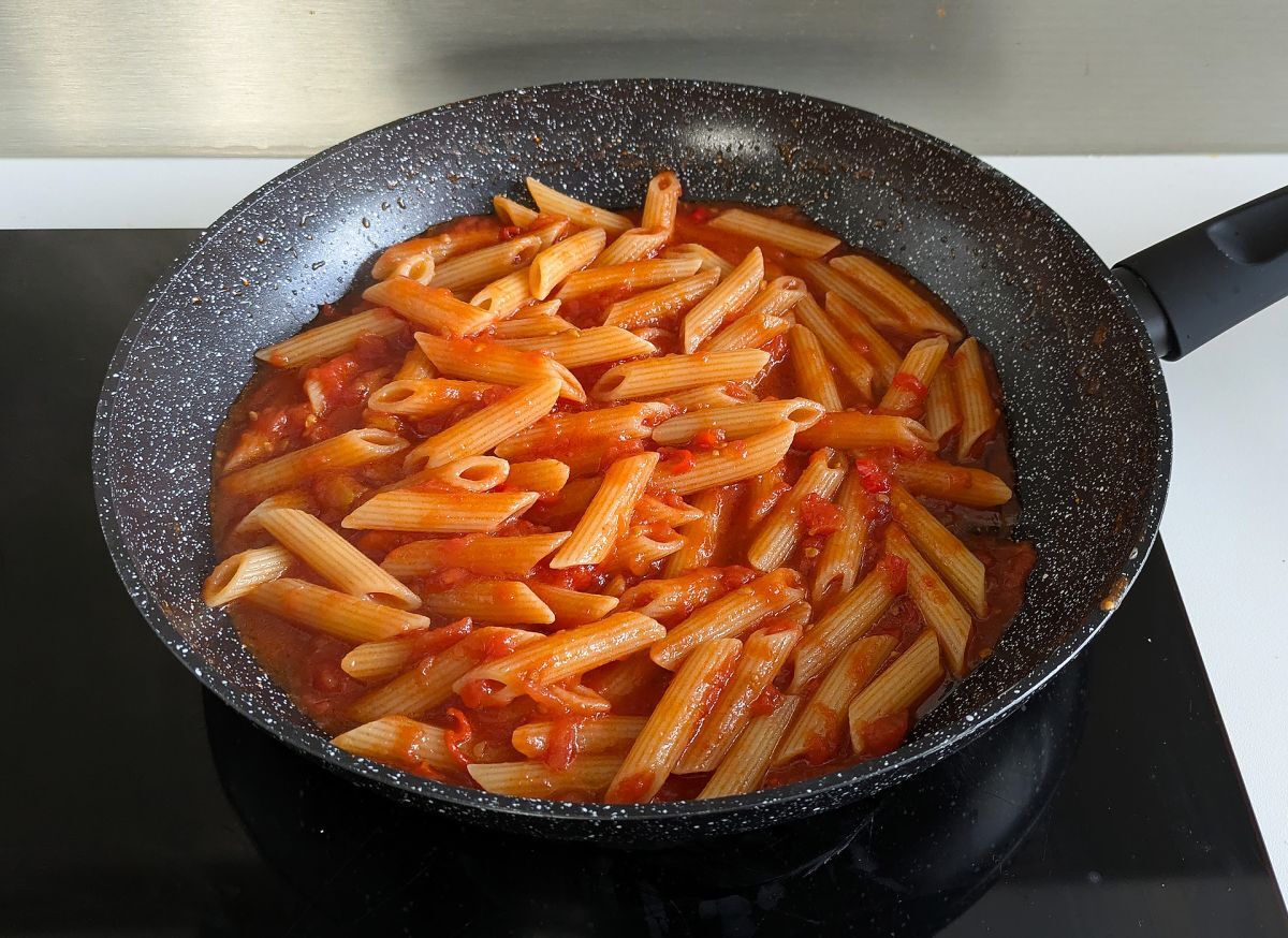 Penne all&amp;#39;arrabbiata: italská klasika, která zahřeje u srdce!