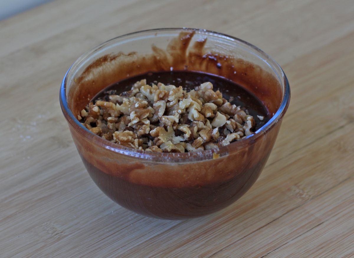 Schokoladen-walnuss-brownie im air fryer