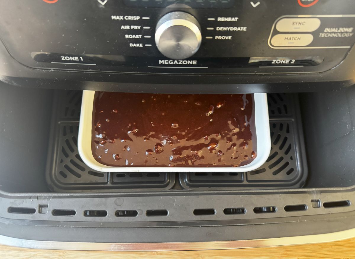 Schokoladen-walnuss-brownie im air fryer