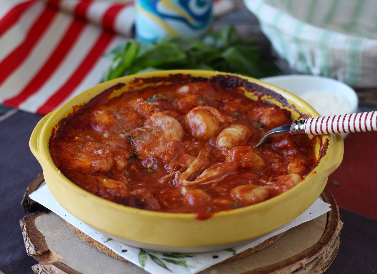 Schneller und stärkender gnocchi-tomaten-mozzarella-gratin - gnocchi ...