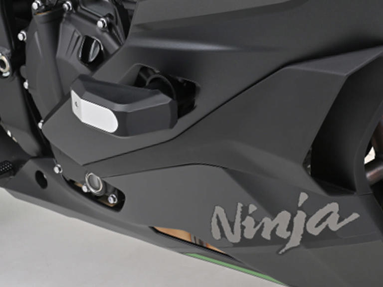 転倒時のダメージ軽減！Ninja ZX-4RR / 25R対応「エンジン