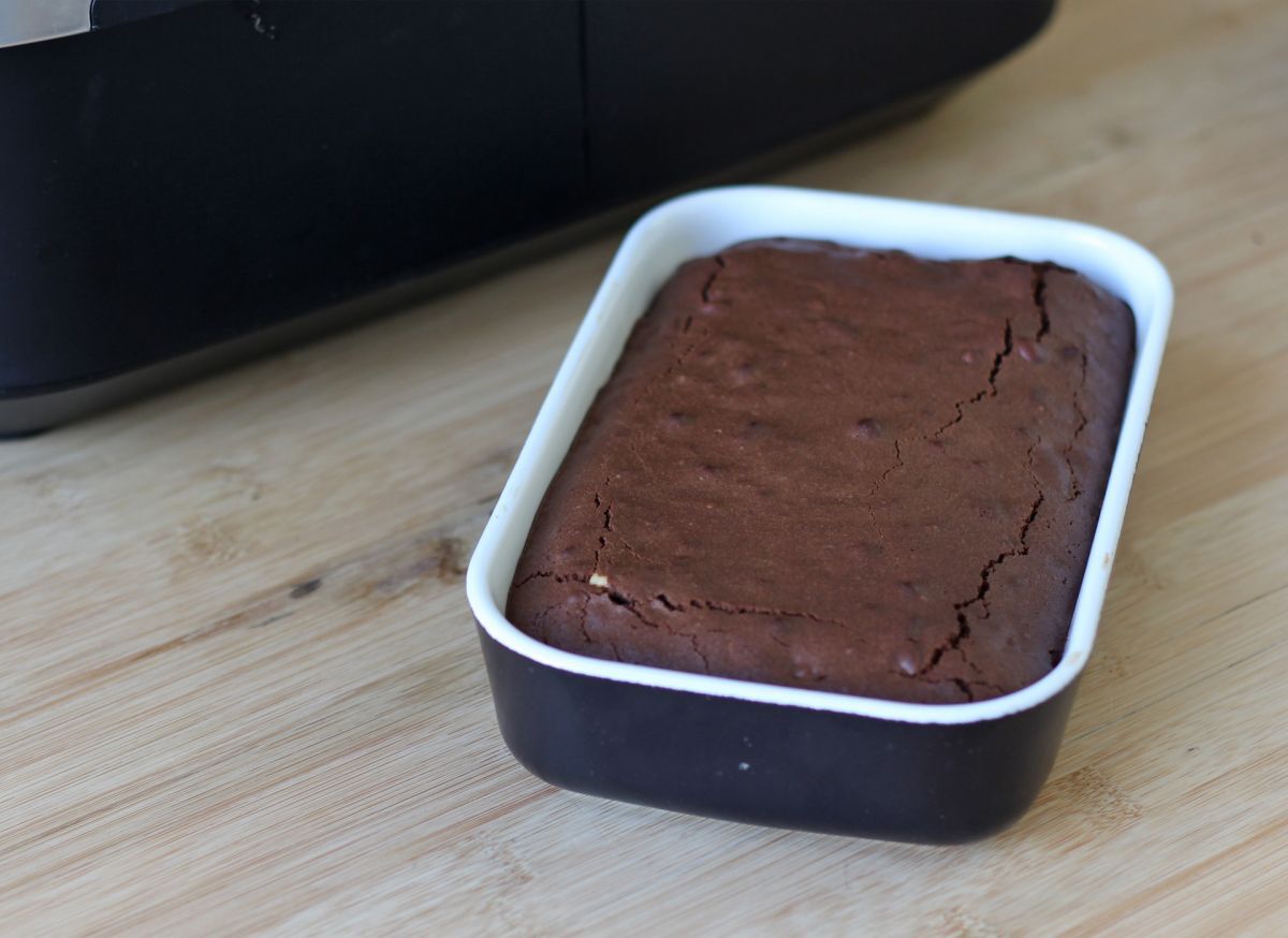 Schokoladen-walnuss-brownie im air fryer