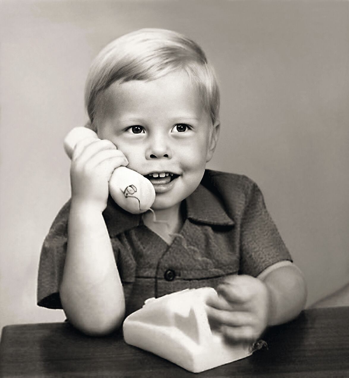 Image of Elon Musk as a child.