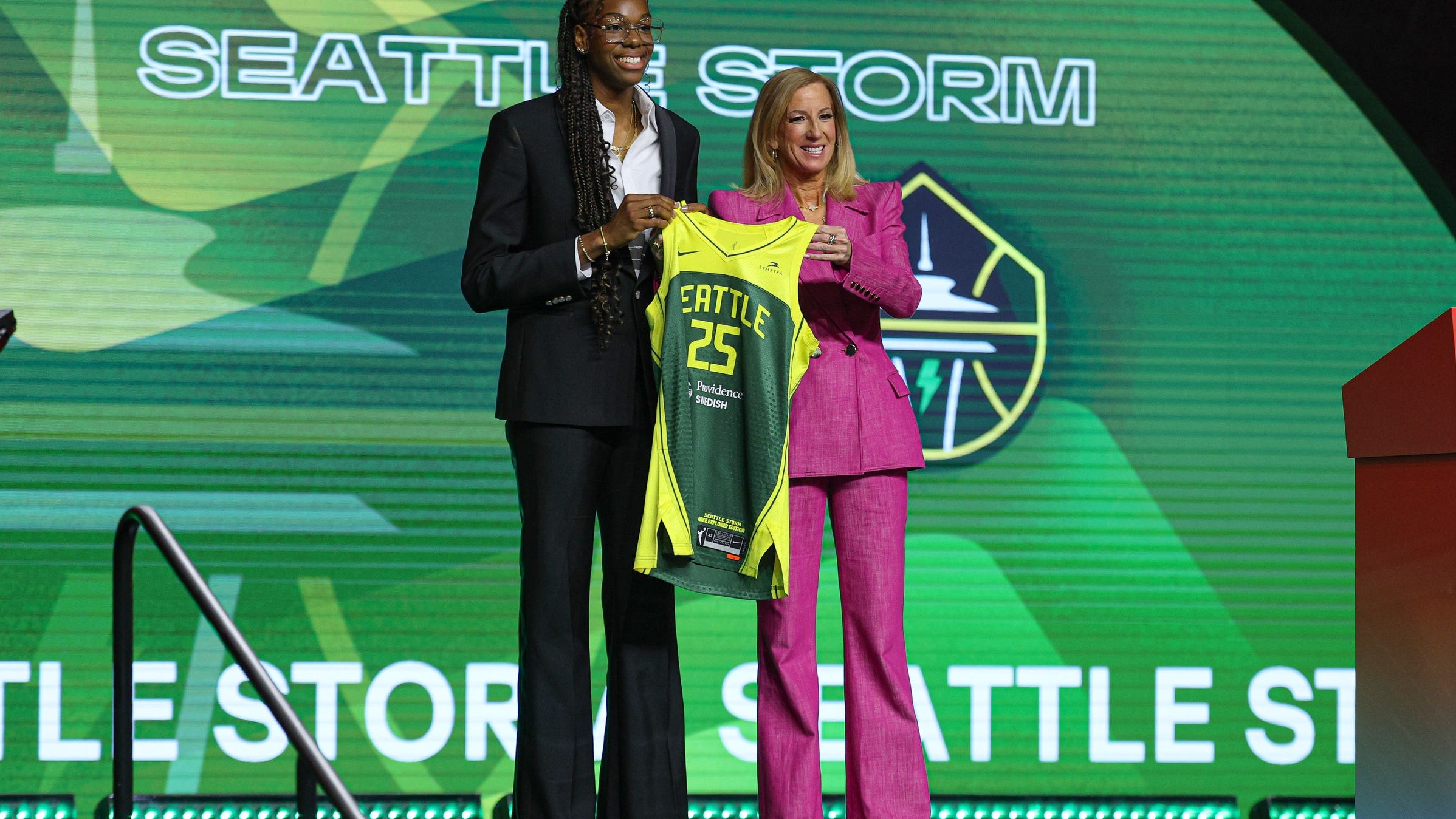 'Be a sponge' A'ja Wilson offers some advice for the new draft class(02)