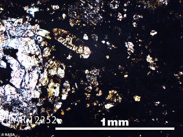 Using a powerful beam of X-rays the researchers found that some parts of the rock were exceptionally rich in hydrogen sulphide. This means that the early Earth might have had all the hydrogen it needed right from the start 