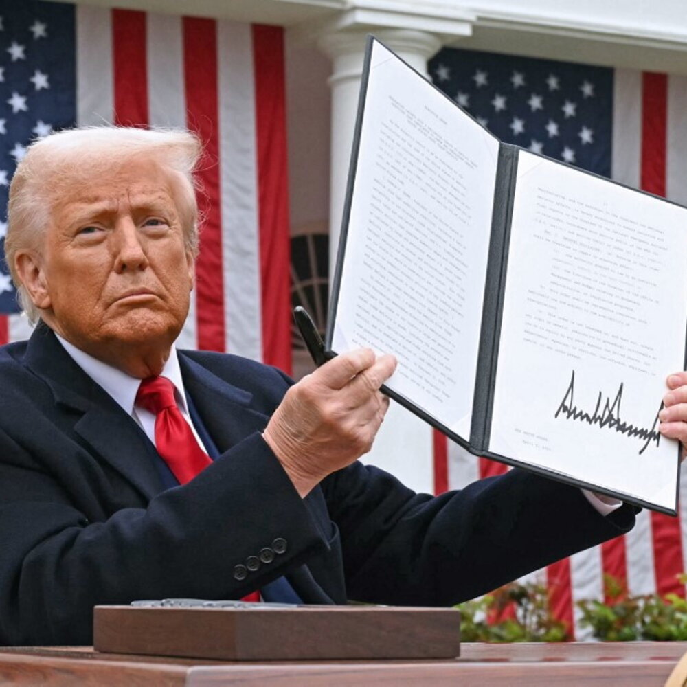 Trump: "Dazi del 25 per cento su tutte le auto importate. Del 20% contro l'Ue"