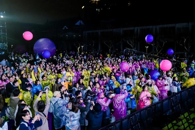 联袂中国青年 引领美力声浪欧莱雅集团CEO首场中国校园音乐会嗨唱来袭