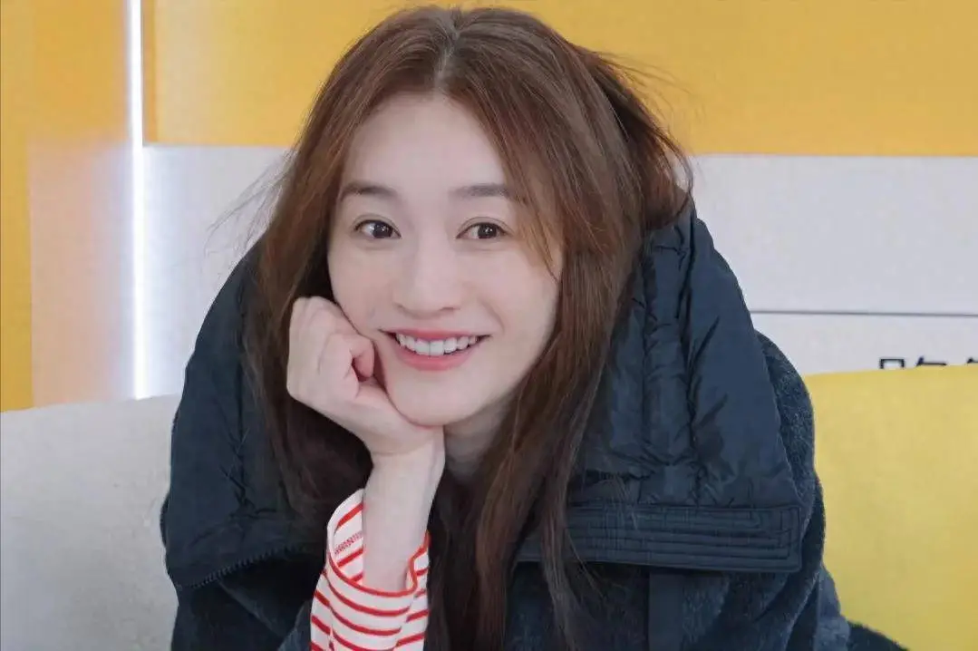 李小冉把综艺录成“得罪人大会”，戚薇示范什么叫会来事，赢麻了