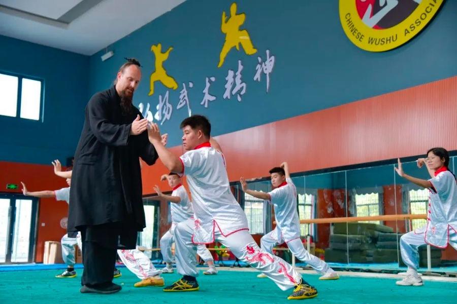 ����С����䵱ɽ����ʮ���꣬����������й����̿�����