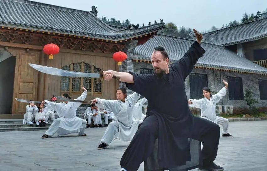 ����С����䵱ɽ����ʮ���꣬����������й����̿�����