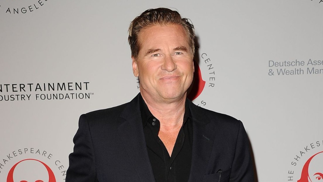 Why Did Val Kilmer Have to Use a Voice Box After Throat Cancer(00)