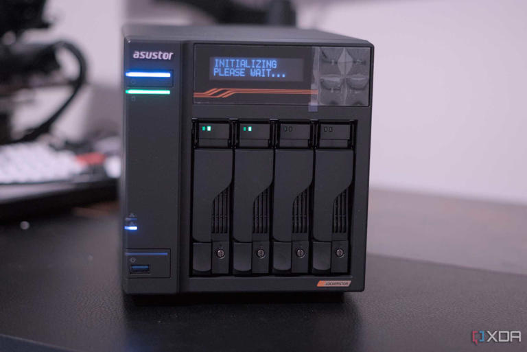 Asustor AS6804T