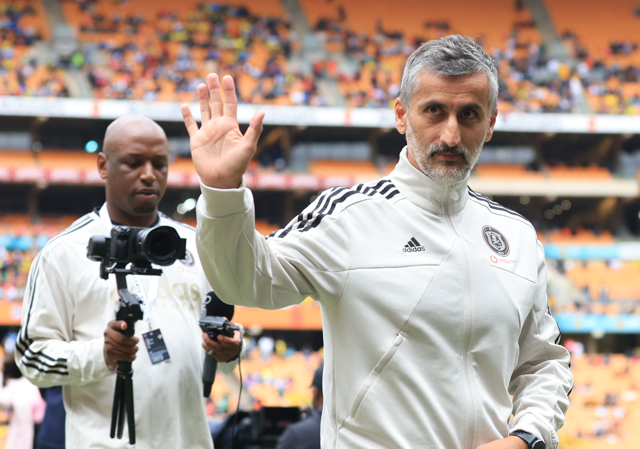 Riveiro steps down as Pirates coach