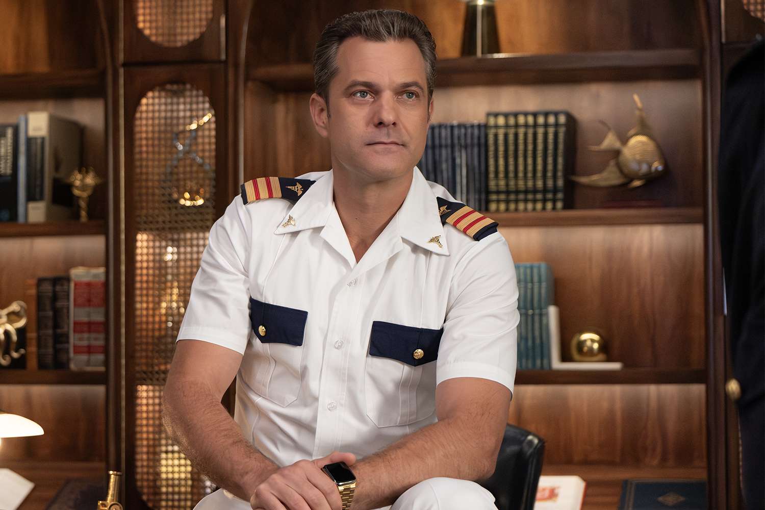 How Joshua Jackson “Really” Feels About “Doctor Odyssey” Turning Him(01)