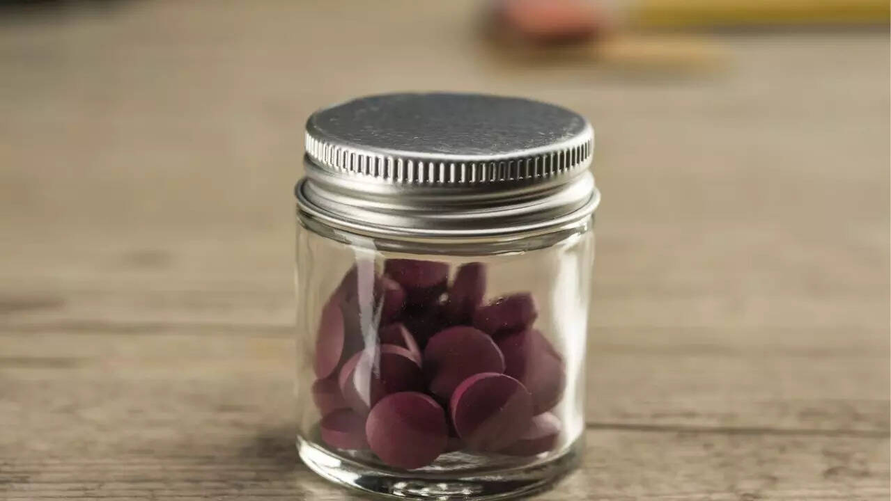 Over 17,000 iron supplement bottles recalled over 'poisoning risk'(00)